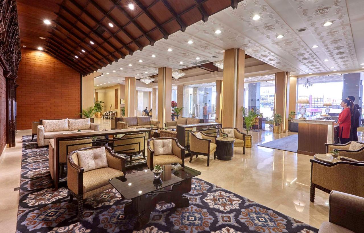 The Everest Hotel Kathmandu Exterior photo